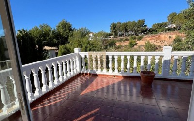 CHALET IN A QUIET AREA WITH PRIVATE POOL