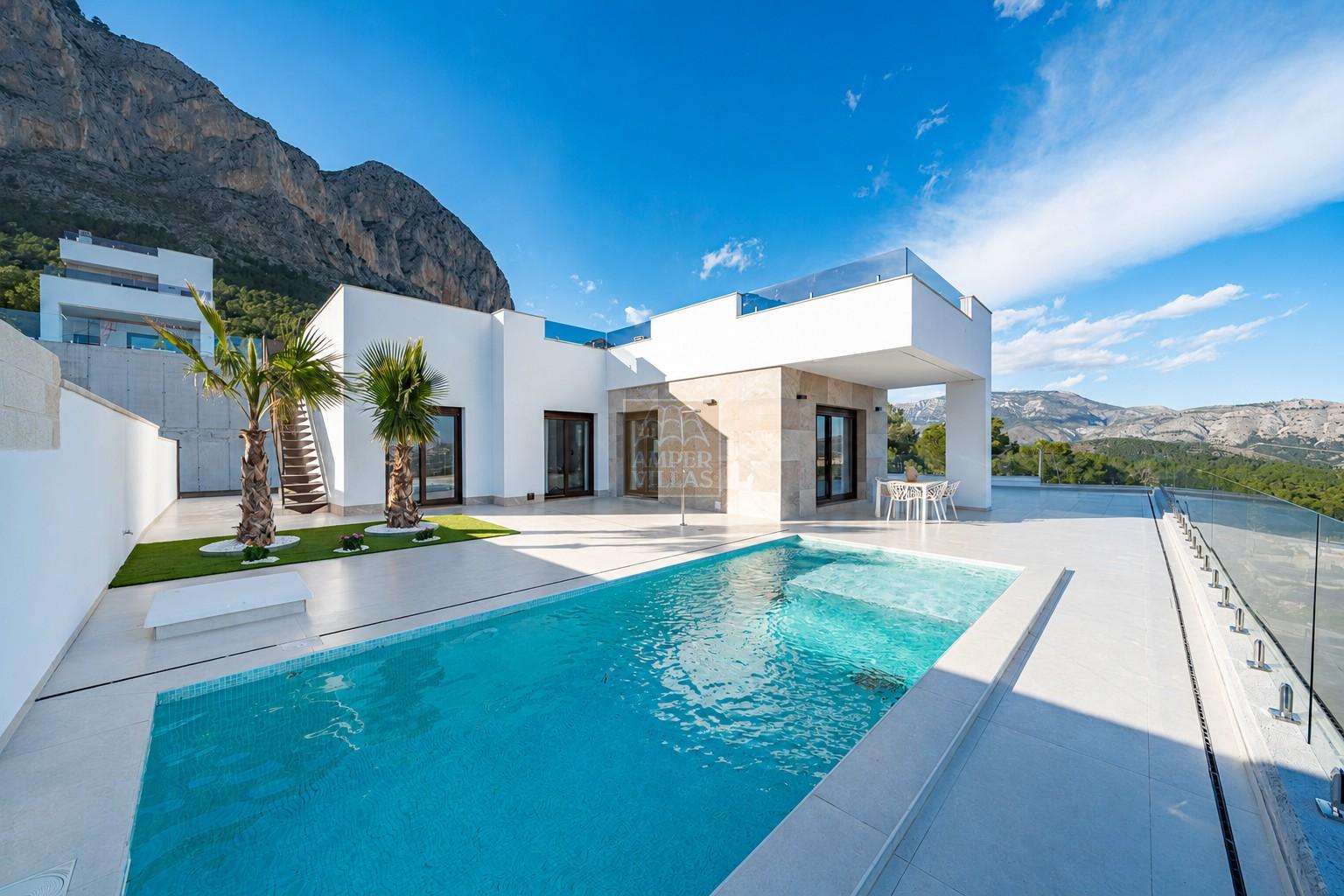 Modern 3-Bedroom Villa with Private Pool in Polop