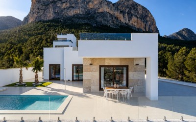 Modern 3-Bedroom Villa with Private Pool in Polop