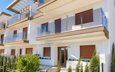 Modern 4-Bedroom Townhouse with Panoramic Sea &
Benidorm Views in La Nucía