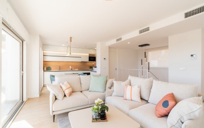 Modern 4-Bedroom Townhouse with Panoramic Sea &
Benidorm Views in La Nucía