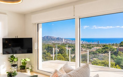 Modern 4-Bedroom Townhouse with Panoramic Sea &
Benidorm Views in La Nucía