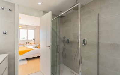Modern 4-Bedroom Townhouse with Panoramic Sea &
Benidorm Views in La Nucía