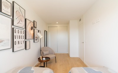Modern 4-Bedroom Townhouse with Panoramic Sea &
Benidorm Views in La Nucía
