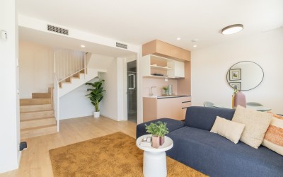 Modern 4-Bedroom Townhouse with Panoramic Sea &
Benidorm Views in La Nucía