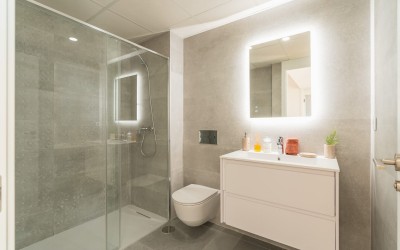 Modern 4-Bedroom Townhouse with Panoramic Sea &
Benidorm Views in La Nucía