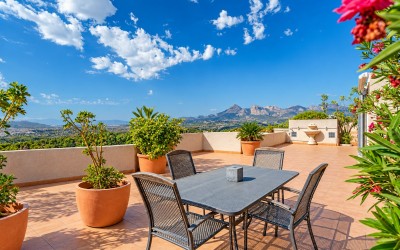 Duplex Penthouse with Panoramic Sea Views in Altea La Vella 