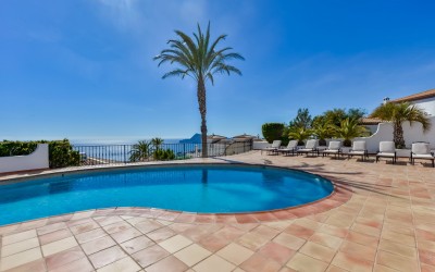 Villa for rent with spectacular sea views in Altea
