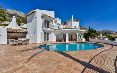 Villa for rent with spectacular sea views in Altea